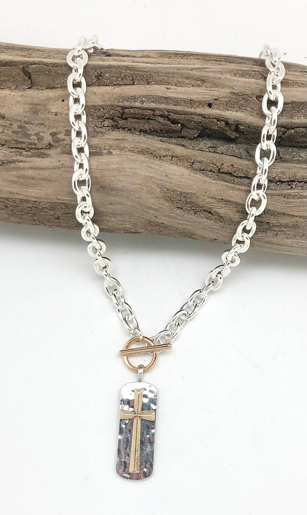 Silver LinkChain Toggle w/Cross 18”