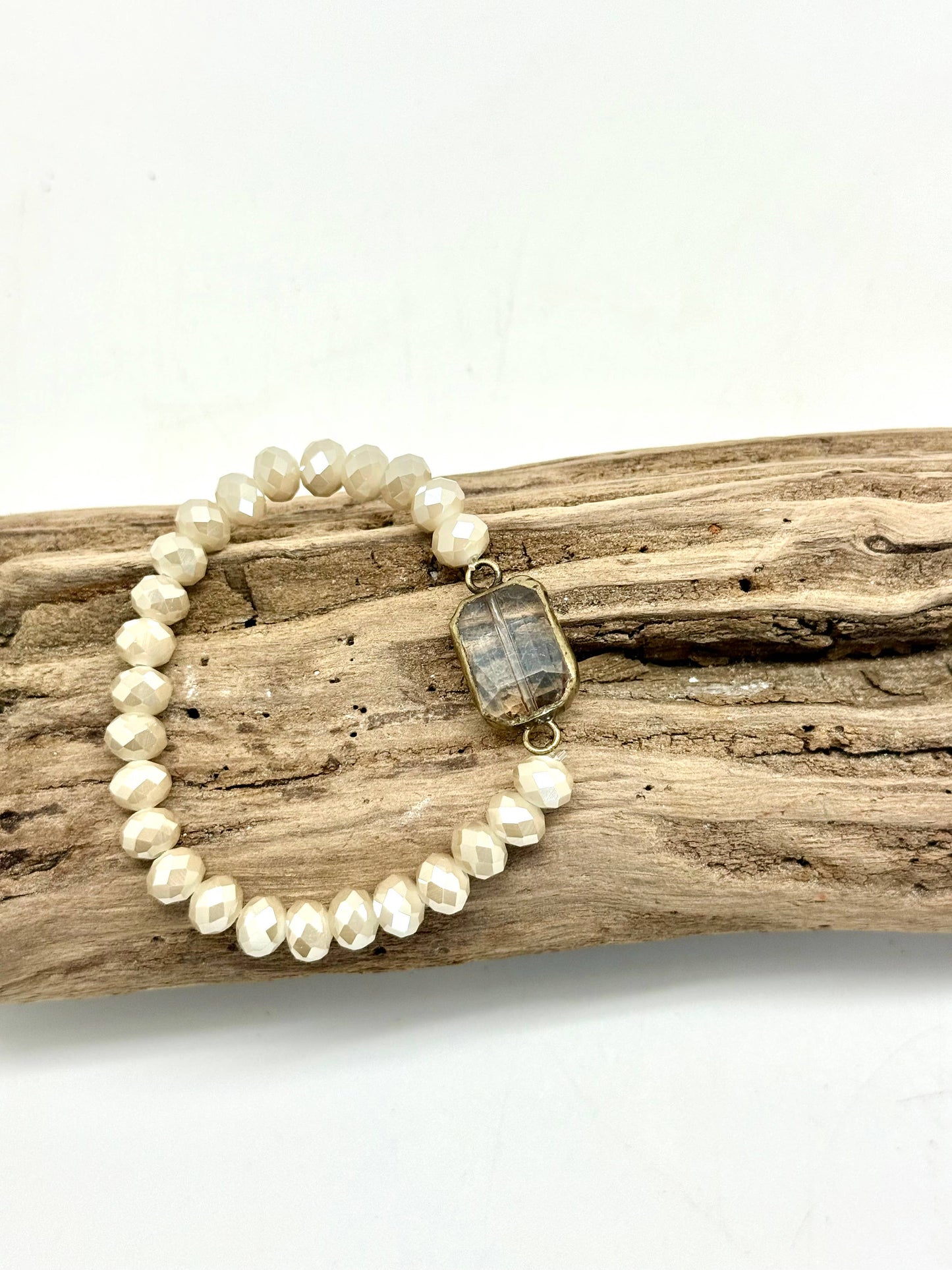 Bracelet Stretch Beveled Cream Glass w/Sq.Beveled Glass Ctr.