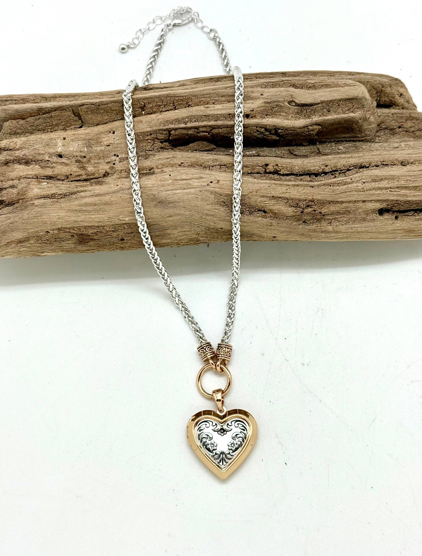 Necklace AlloyPlated Silver Chain w/Heart Locket 18” w/2”ext