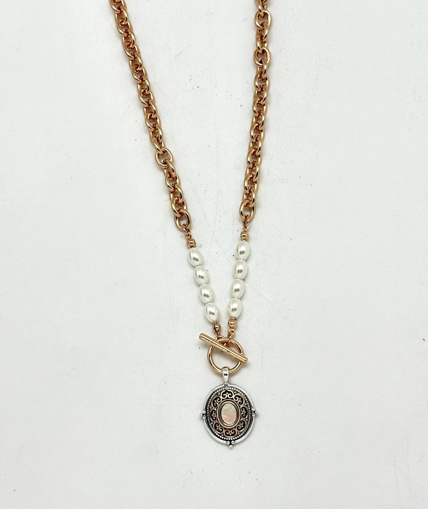 AlloyPlated GoldChain w/PearlGlass,MotherofPearl18”