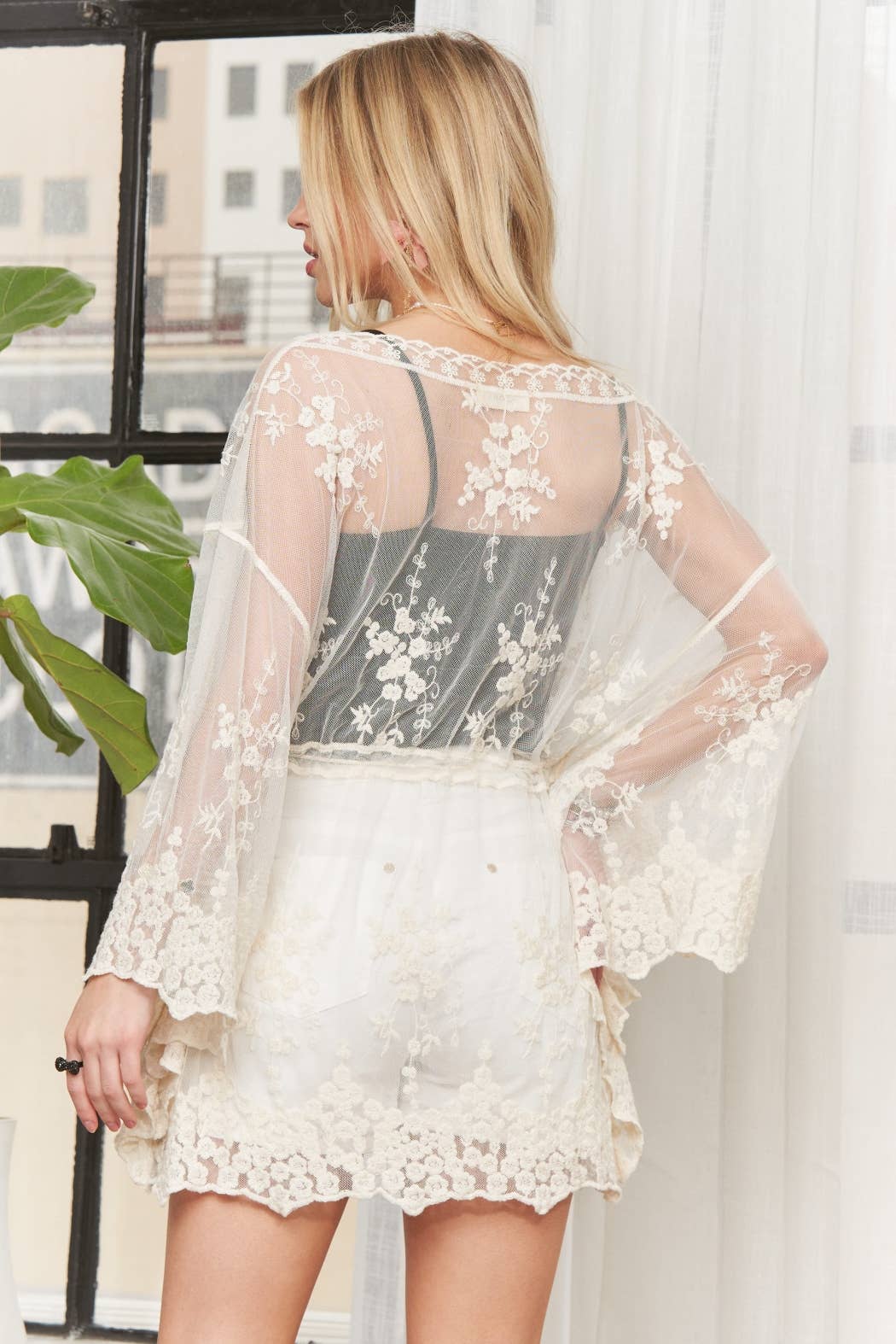FLORAL LACE KIMONO CARDIGAN