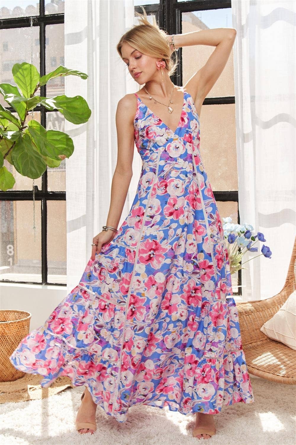V-NECK FLORAL DRESS WITH BOW