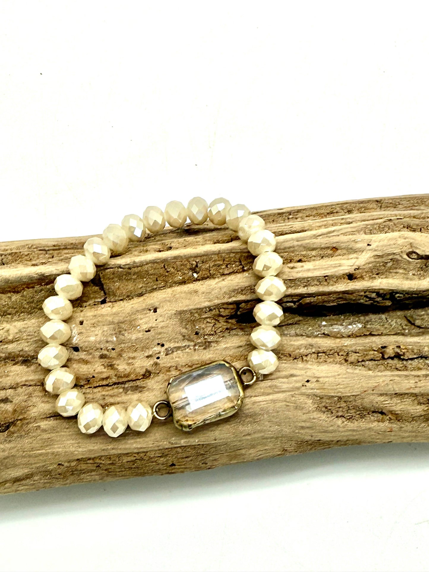 Bracelet Stretch Beveled Cream Glass w/Sq.Beveled Glass Ctr.