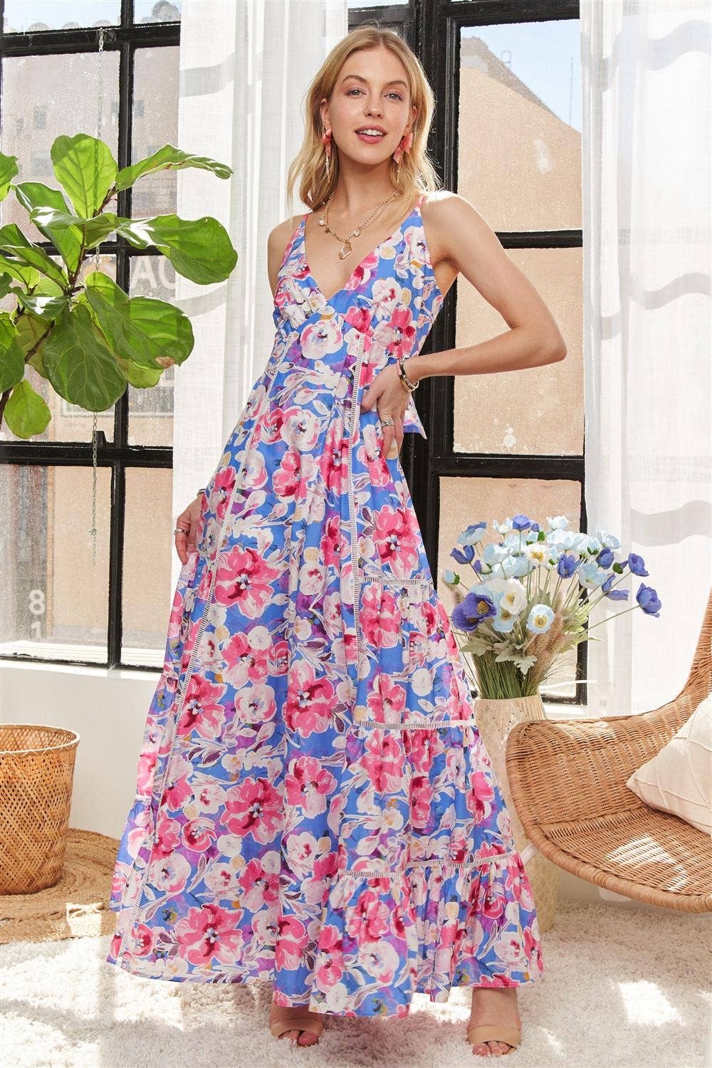 V-NECK FLORAL DRESS WITH BOW