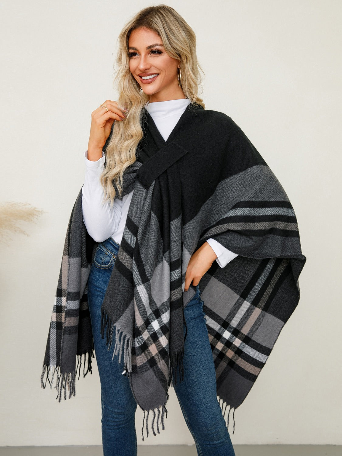 Contrast Fringe Plaid Poncho