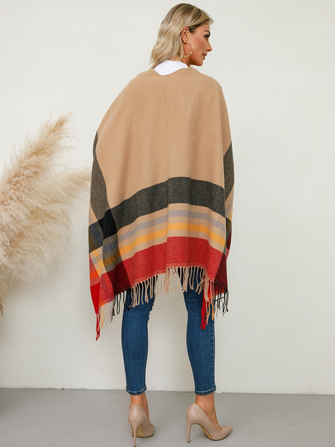 Contrast Fringe Plaid Poncho