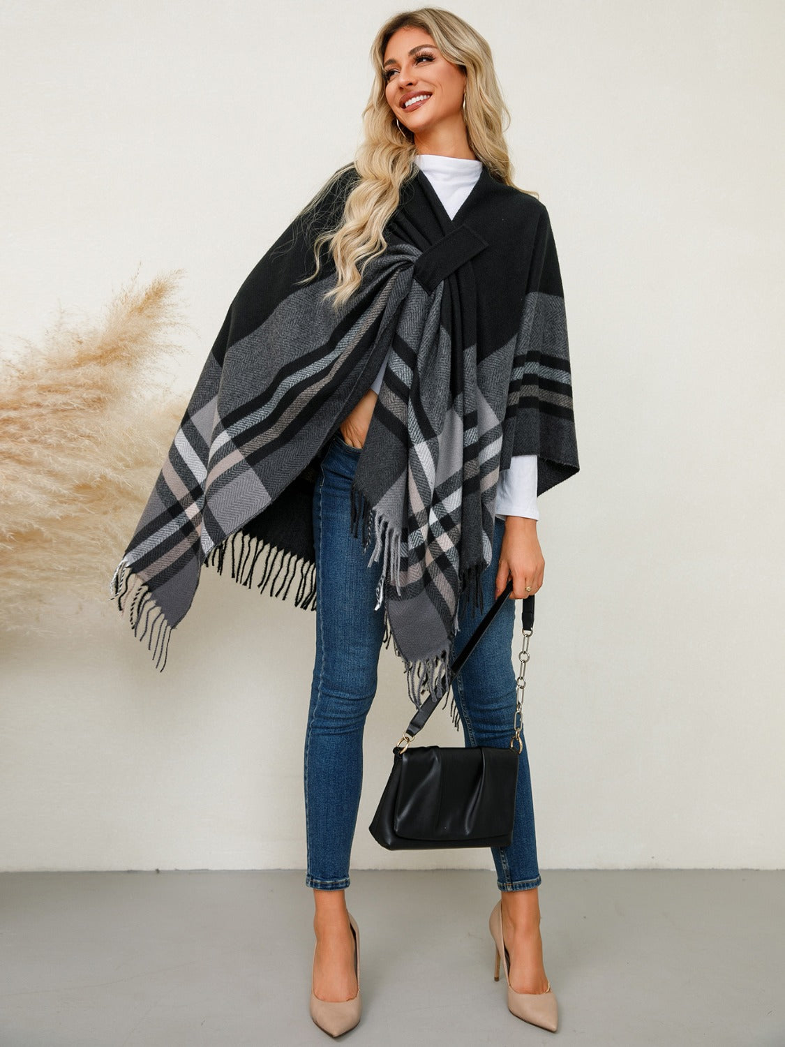 Contrast Fringe Plaid Poncho