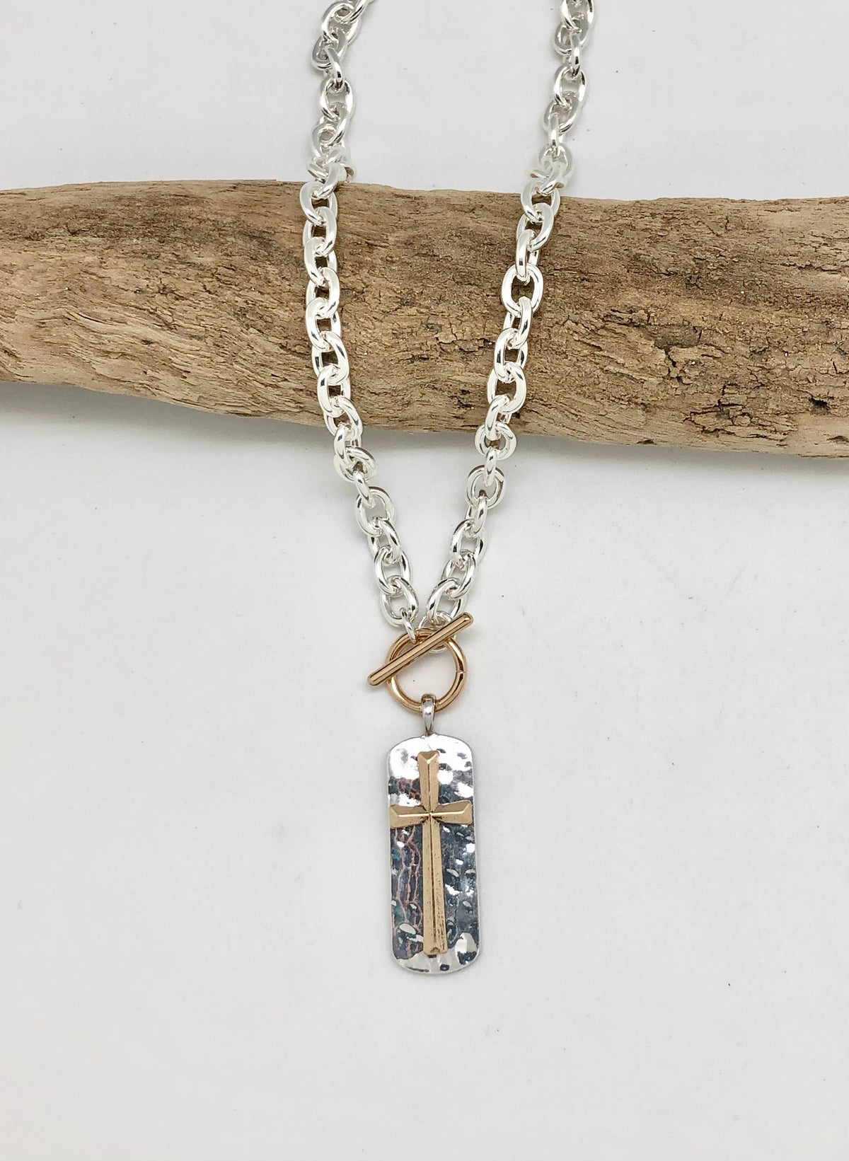 Silver LinkChain Toggle w/Cross 18”