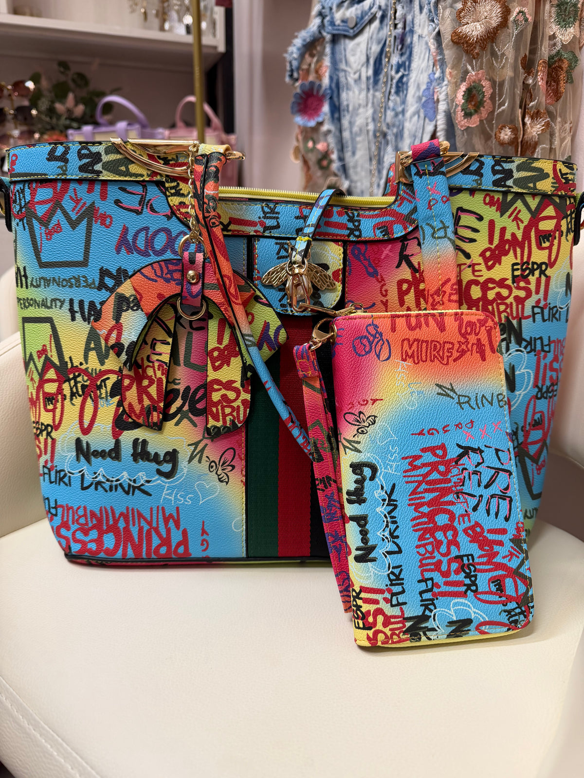 I Wanna Bee Gucci Graffiti