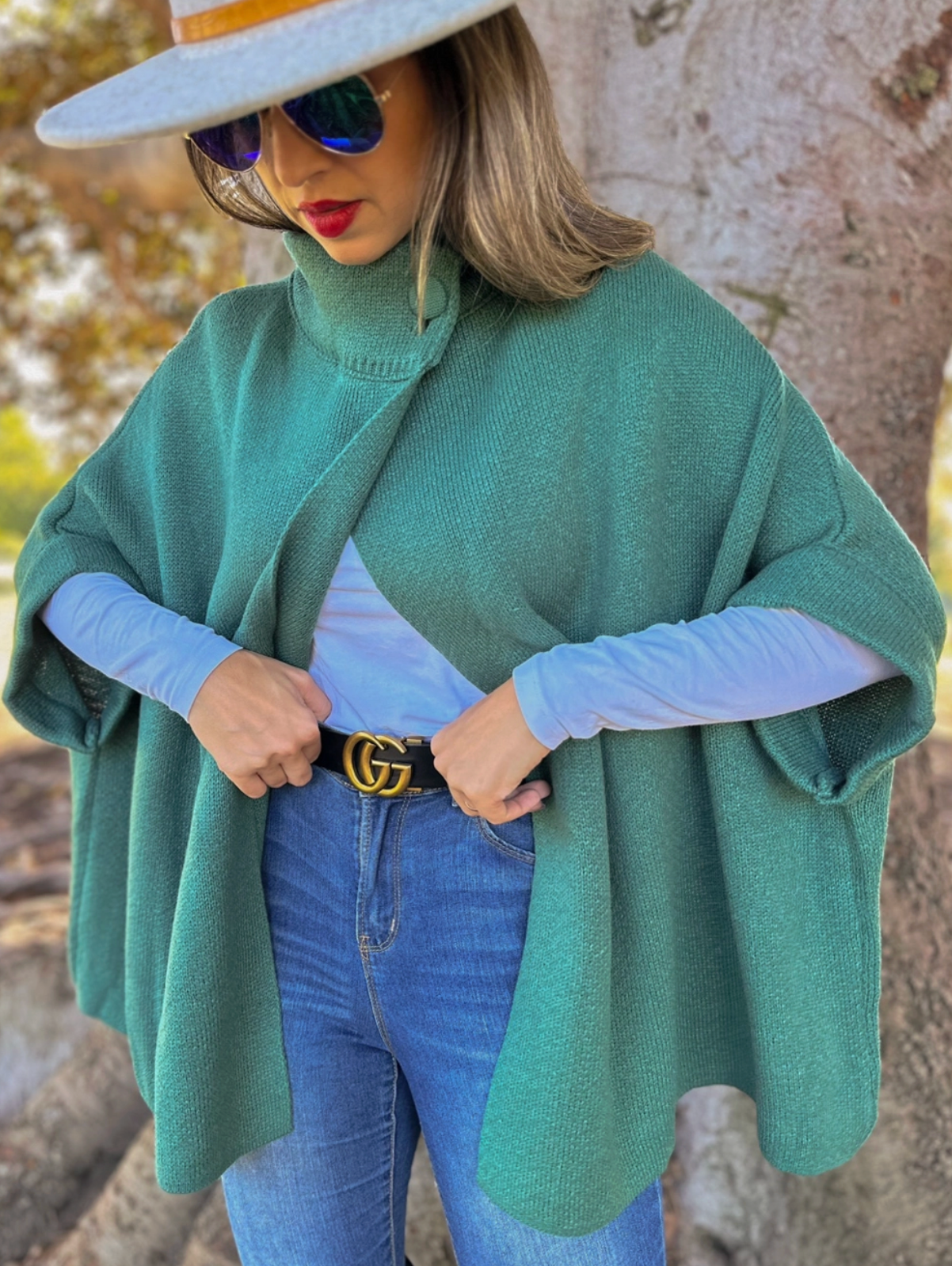 Cardigan with Neck Button