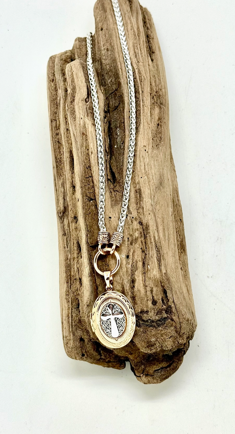 Necklace Alloyplated Silverchain W/Gold Cross Locket 18”w/2”