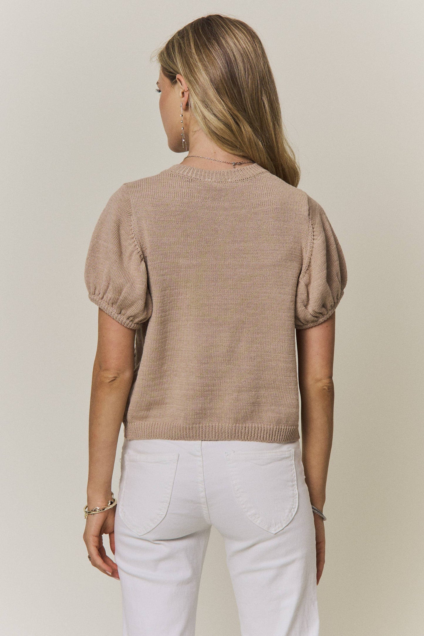 FLORAL EMBROIDERED SHORT SLEEVE KNIT TOP
