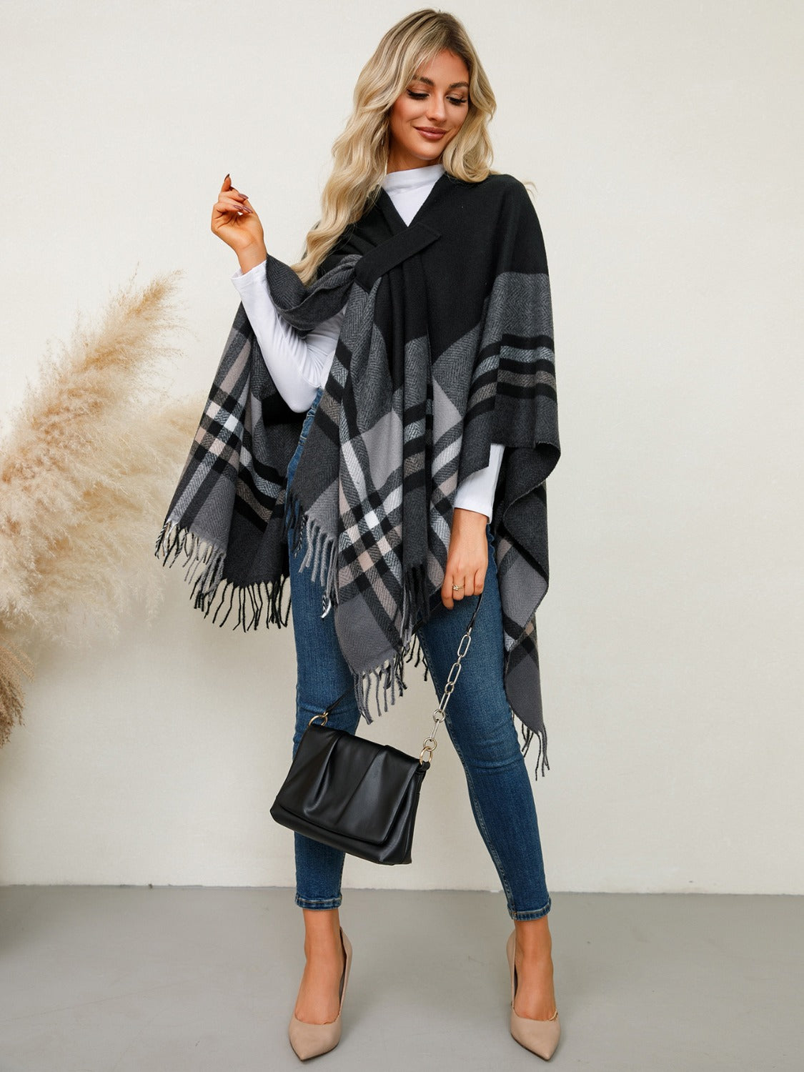 Contrast Fringe Plaid Poncho