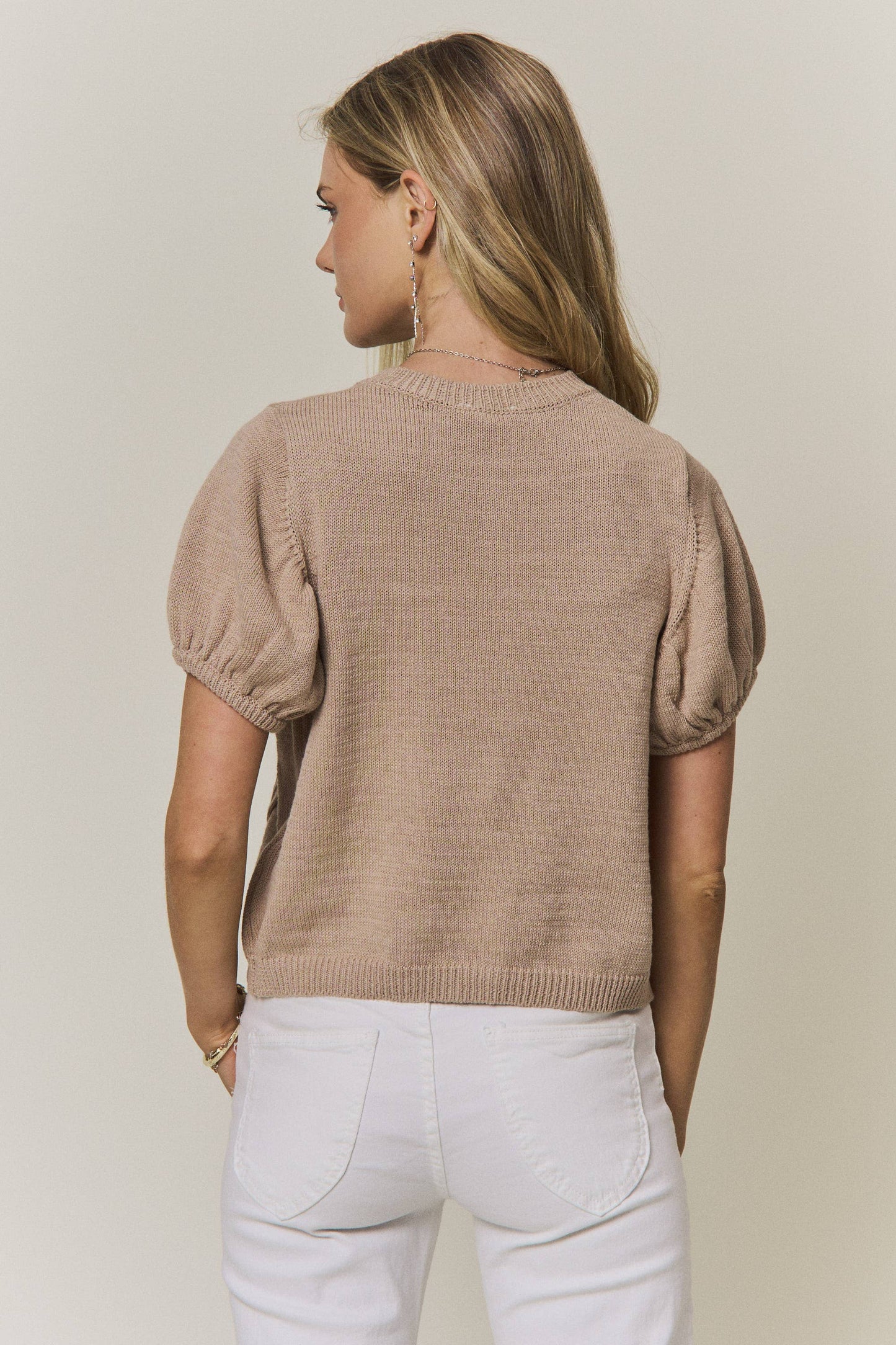 FLORAL EMBROIDERED SHORT SLEEVE KNIT TOP