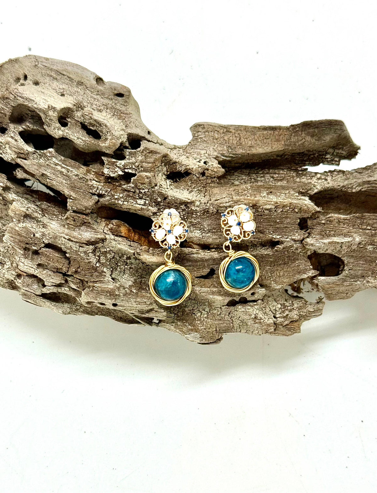 Earring Gold Filigree Freshwater Pearl w/Blue SemiPrecious 
