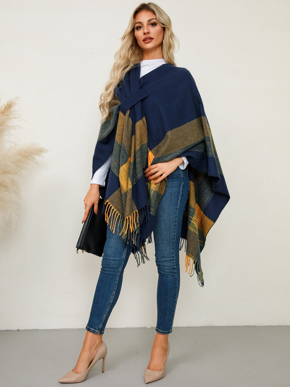 Contrast Fringe Plaid Poncho